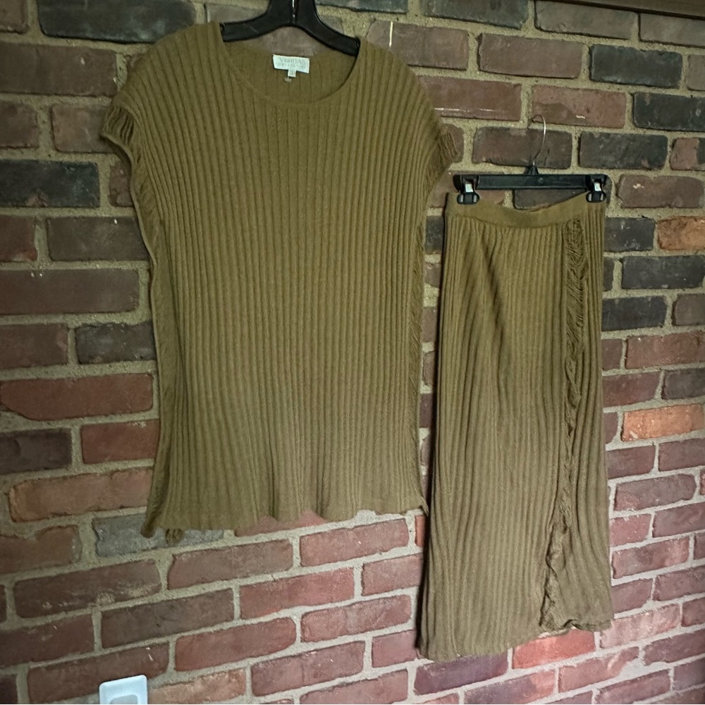 VERITAS COLLECTION knit elastic waist skirt set size 8 / medium